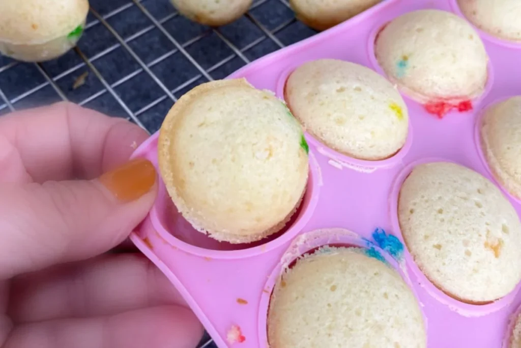 Common Mistakes to Avoid When Removing Cake Pops From the Mold