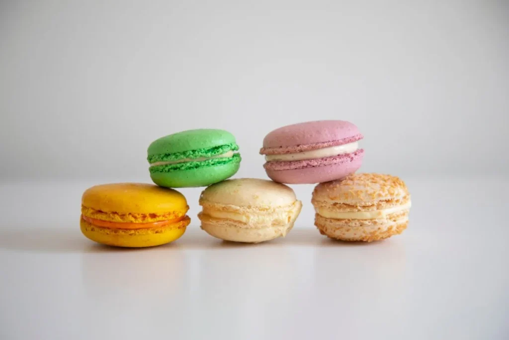 Natural Alternatives to Food Coloring in Macarons